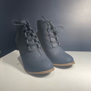 Nautica Navy Ankle Boot Size 9